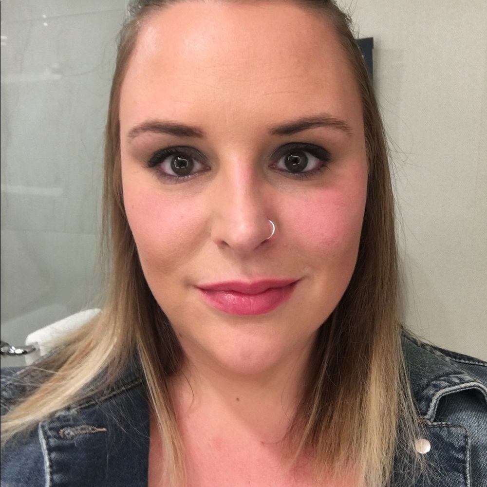 Meet your Posher, Lacey